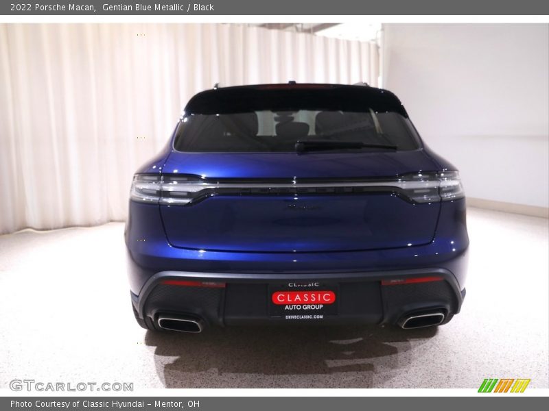 Gentian Blue Metallic / Black 2022 Porsche Macan