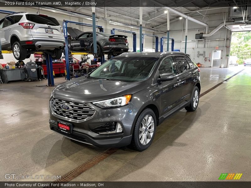 Magnetic / Ebony 2019 Ford Edge Titanium AWD