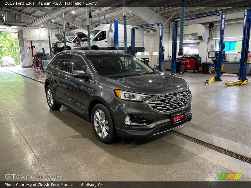 Magnetic / Ebony 2019 Ford Edge Titanium AWD