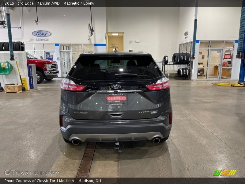 Magnetic / Ebony 2019 Ford Edge Titanium AWD