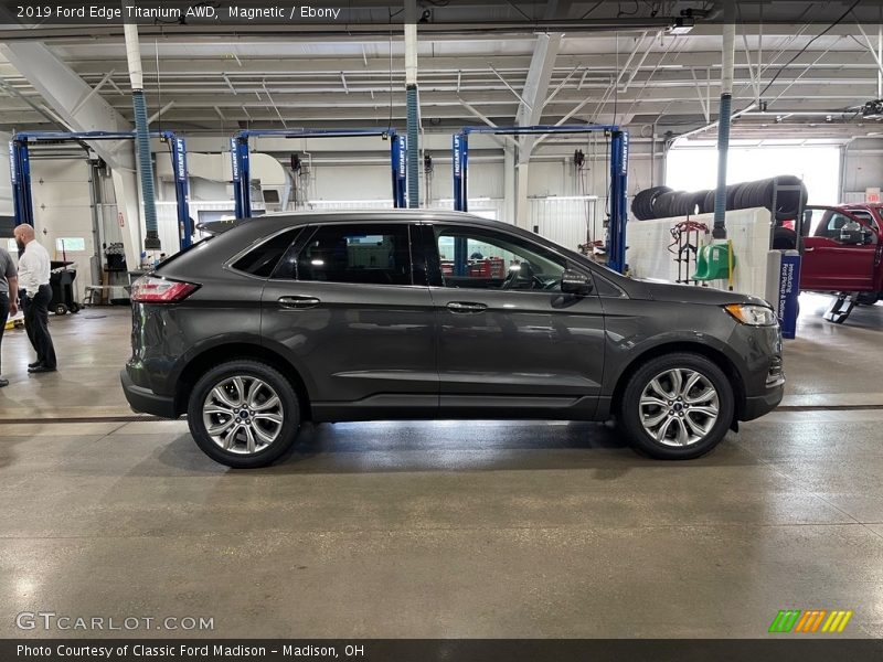 Magnetic / Ebony 2019 Ford Edge Titanium AWD