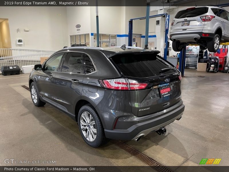 Magnetic / Ebony 2019 Ford Edge Titanium AWD