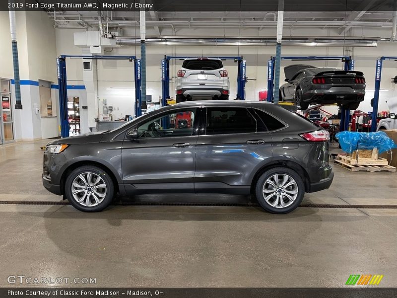 Magnetic / Ebony 2019 Ford Edge Titanium AWD