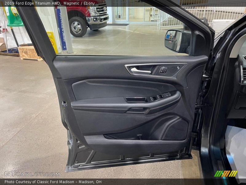 Magnetic / Ebony 2019 Ford Edge Titanium AWD
