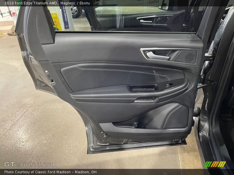 Magnetic / Ebony 2019 Ford Edge Titanium AWD