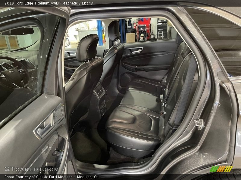 Magnetic / Ebony 2019 Ford Edge Titanium AWD