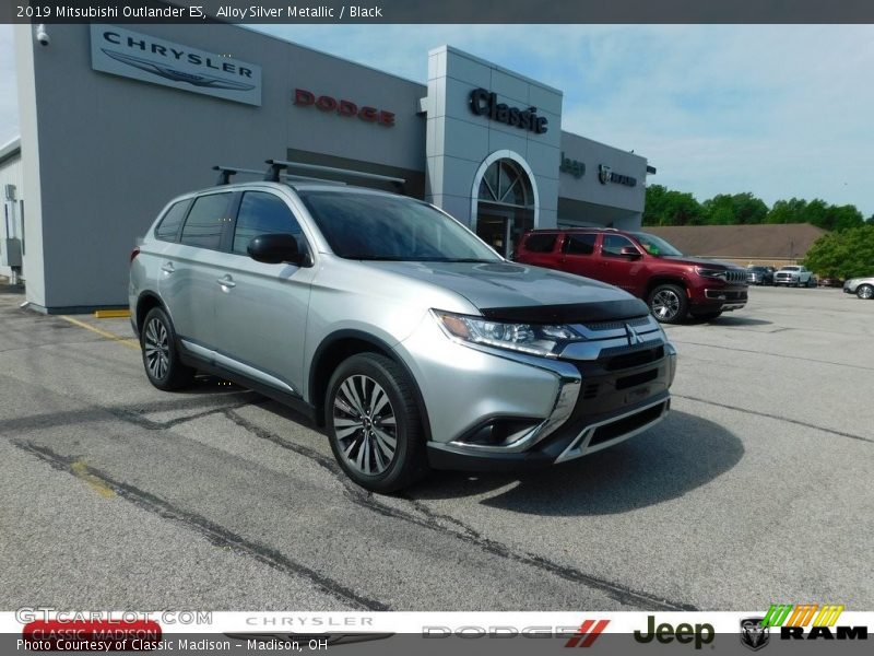 Alloy Silver Metallic / Black 2019 Mitsubishi Outlander ES