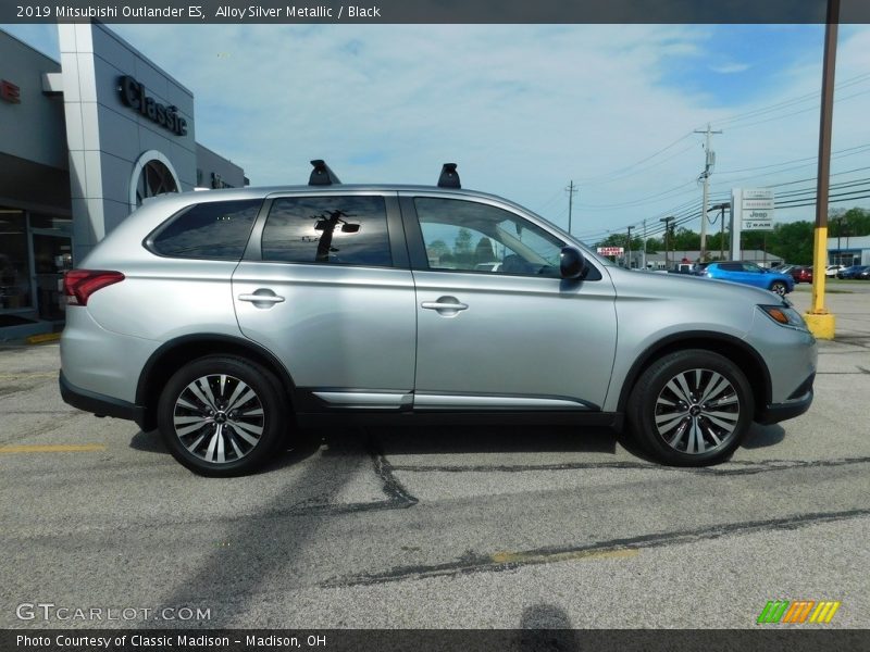 Alloy Silver Metallic / Black 2019 Mitsubishi Outlander ES