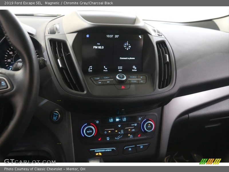 Magnetic / Chromite Gray/Charcoal Black 2019 Ford Escape SEL