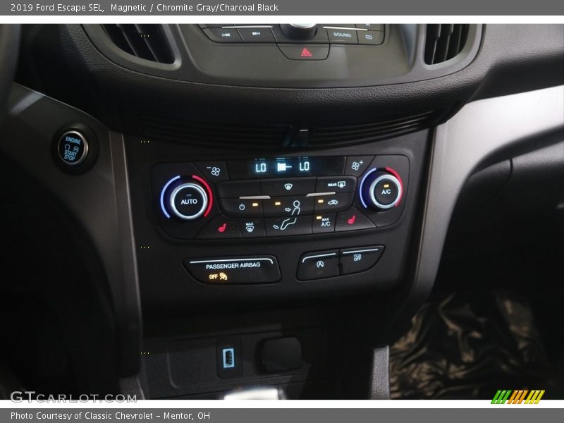 Magnetic / Chromite Gray/Charcoal Black 2019 Ford Escape SEL