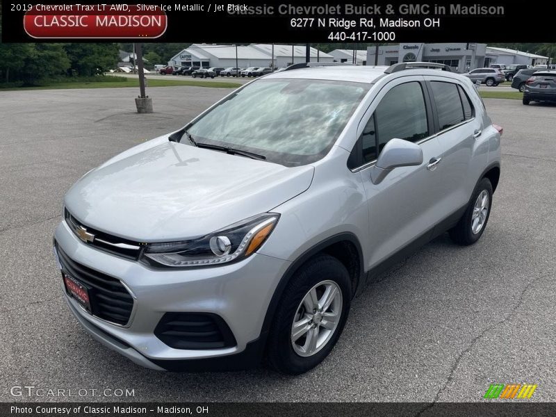 Silver Ice Metallic / Jet Black 2019 Chevrolet Trax LT AWD