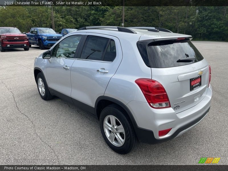 Silver Ice Metallic / Jet Black 2019 Chevrolet Trax LT AWD