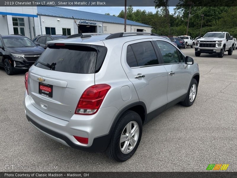 Silver Ice Metallic / Jet Black 2019 Chevrolet Trax LT AWD