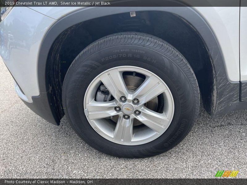 Silver Ice Metallic / Jet Black 2019 Chevrolet Trax LT AWD