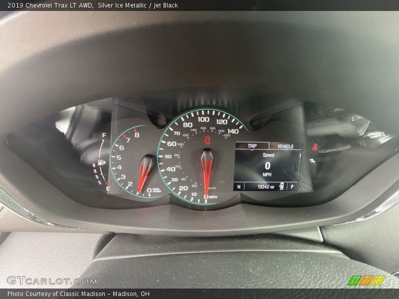 Silver Ice Metallic / Jet Black 2019 Chevrolet Trax LT AWD