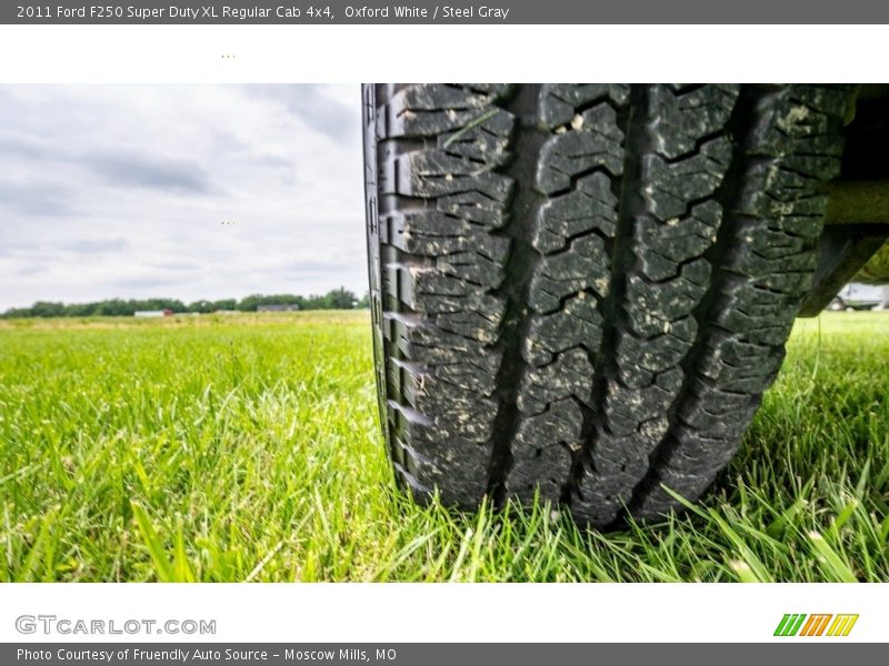 Oxford White / Steel Gray 2011 Ford F250 Super Duty XL Regular Cab 4x4