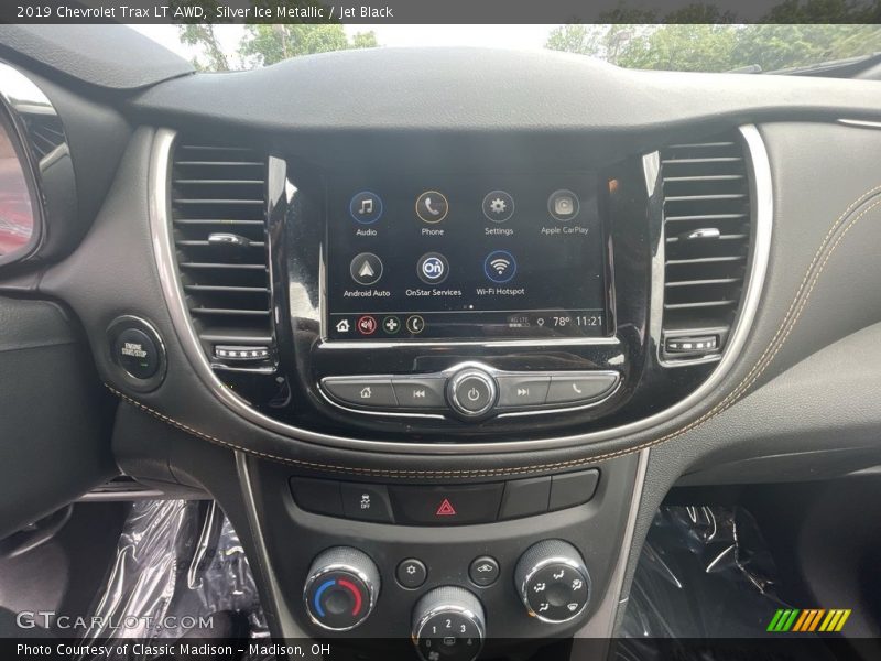 Silver Ice Metallic / Jet Black 2019 Chevrolet Trax LT AWD