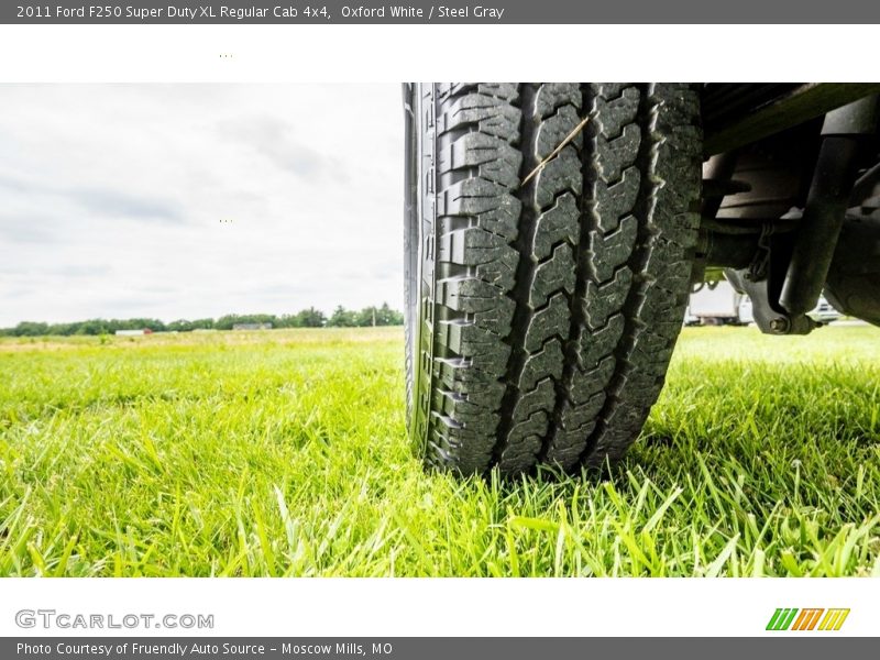 Oxford White / Steel Gray 2011 Ford F250 Super Duty XL Regular Cab 4x4