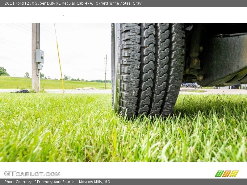 Oxford White / Steel Gray 2011 Ford F250 Super Duty XL Regular Cab 4x4