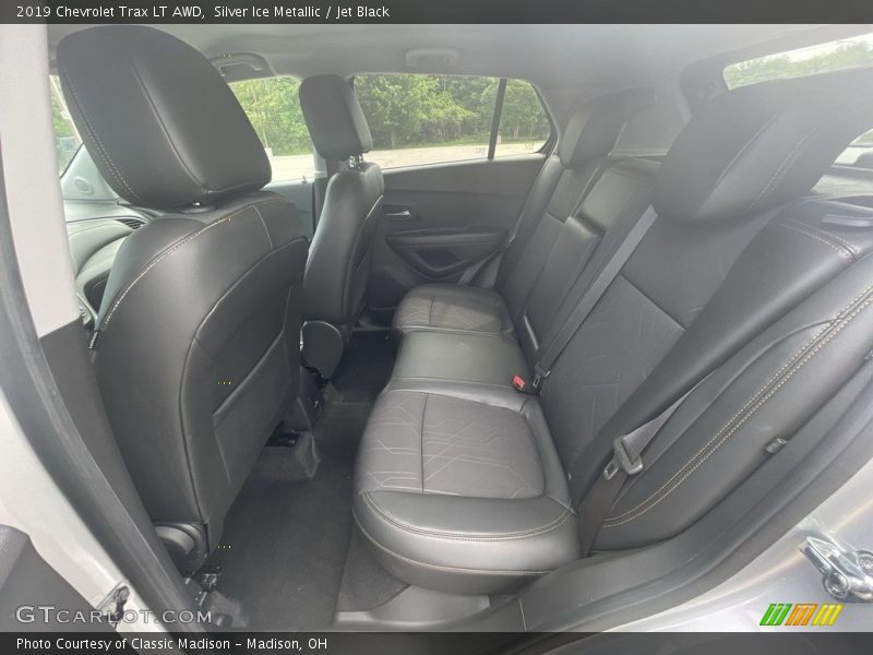 Silver Ice Metallic / Jet Black 2019 Chevrolet Trax LT AWD