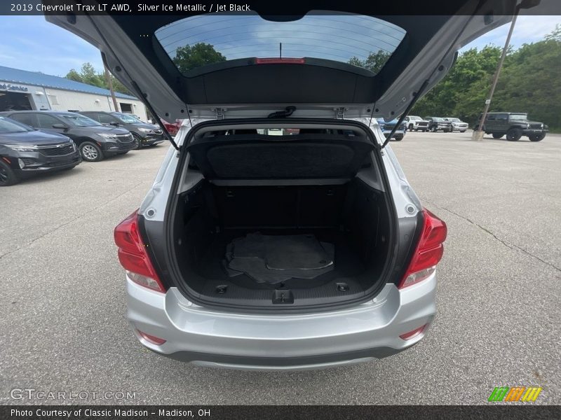 Silver Ice Metallic / Jet Black 2019 Chevrolet Trax LT AWD