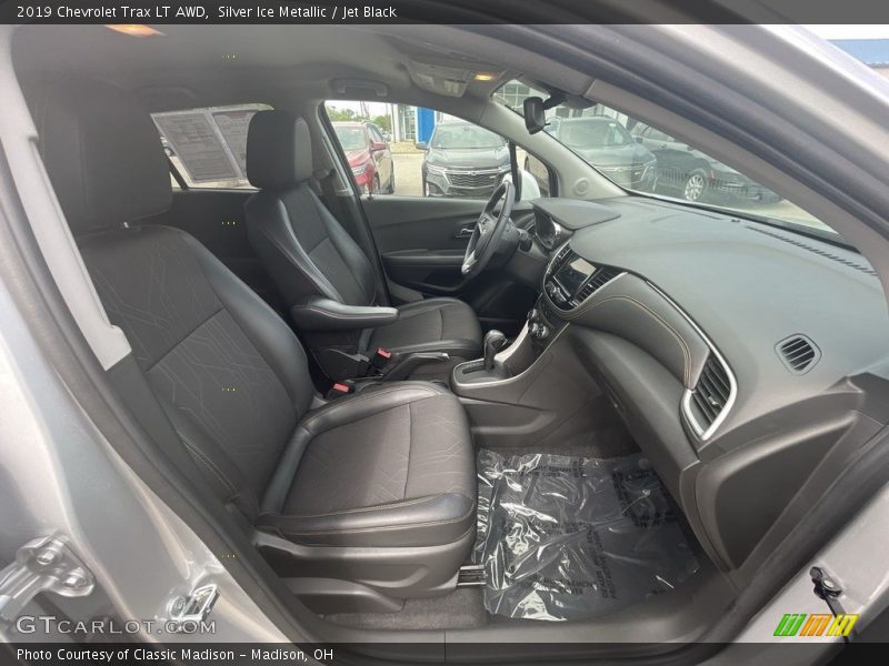 Silver Ice Metallic / Jet Black 2019 Chevrolet Trax LT AWD