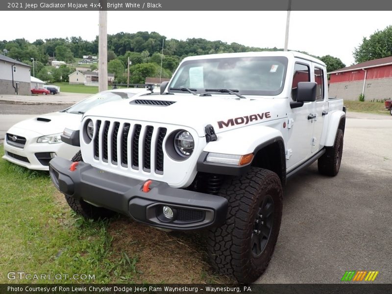 Bright White / Black 2021 Jeep Gladiator Mojave 4x4