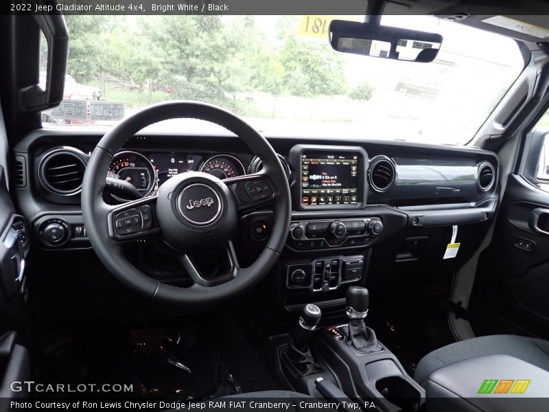 Bright White / Black 2022 Jeep Gladiator Altitude 4x4