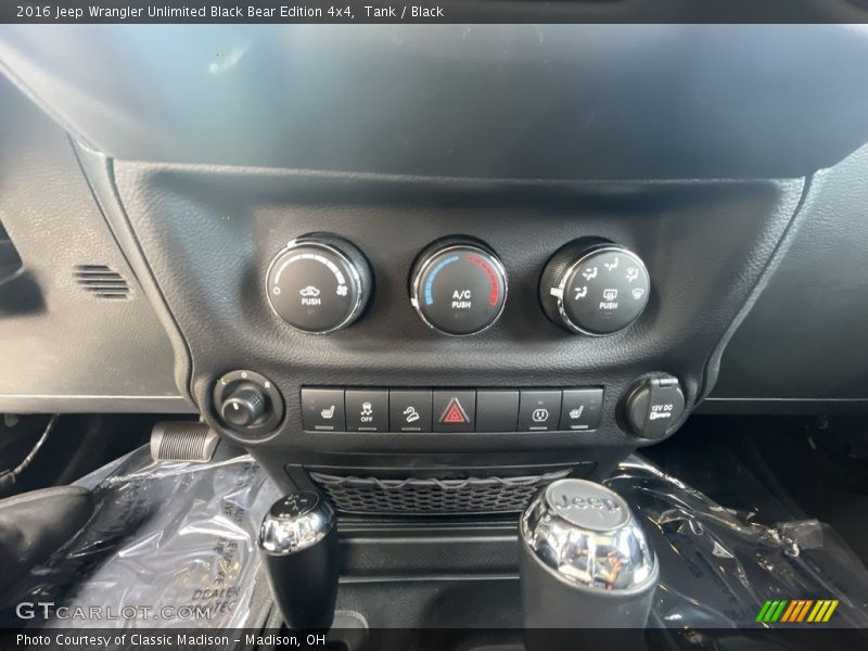 Tank / Black 2016 Jeep Wrangler Unlimited Black Bear Edition 4x4