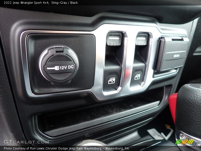 Controls of 2022 Wrangler Sport 4x4