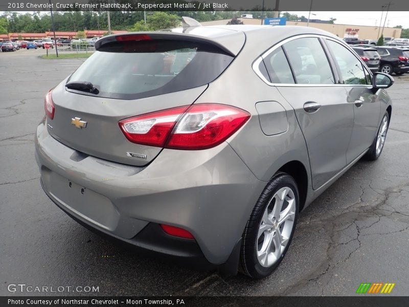 Pepperdust Metallic / Jet Black 2018 Chevrolet Cruze Premier Hatchback