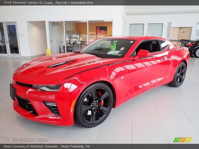Front 3/4 View of 2016 Camaro SS Coupe