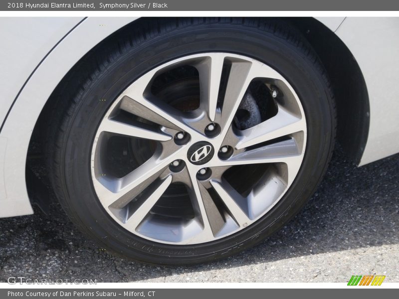 Symphony Silver / Black 2018 Hyundai Elantra Limited