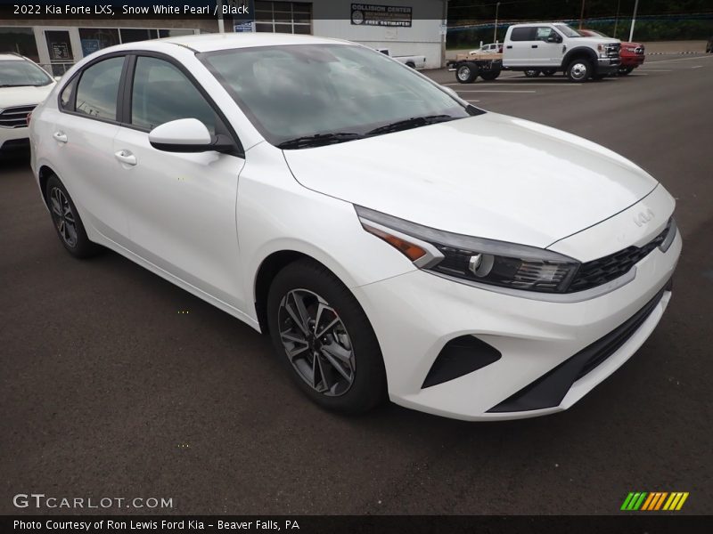 Snow White Pearl / Black 2022 Kia Forte LXS
