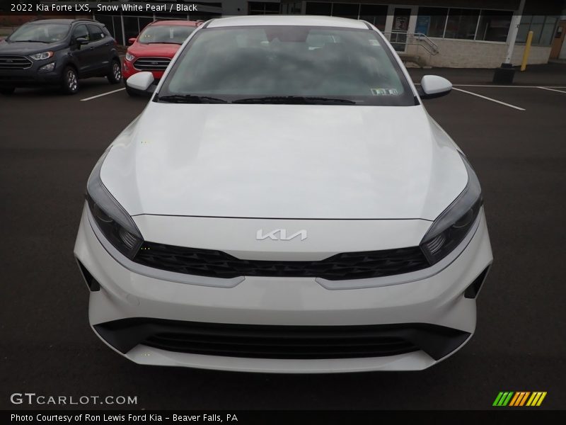 Snow White Pearl / Black 2022 Kia Forte LXS