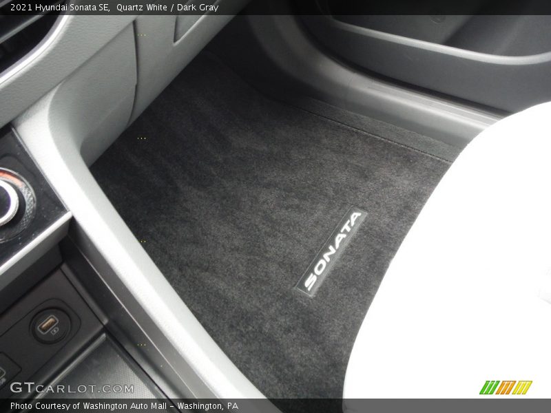 Quartz White / Dark Gray 2021 Hyundai Sonata SE