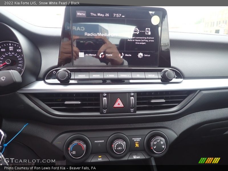 Snow White Pearl / Black 2022 Kia Forte LXS