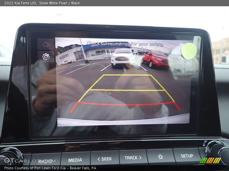 Snow White Pearl / Black 2022 Kia Forte LXS