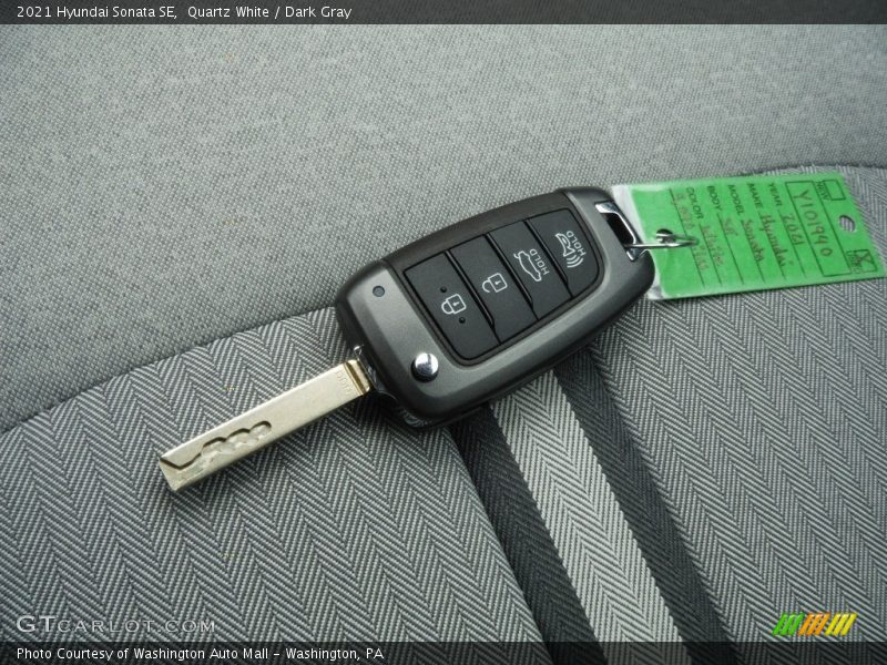 Quartz White / Dark Gray 2021 Hyundai Sonata SE