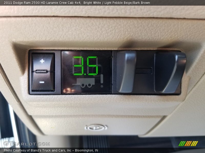 Bright White / Light Pebble Beige/Bark Brown 2011 Dodge Ram 2500 HD Laramie Crew Cab 4x4