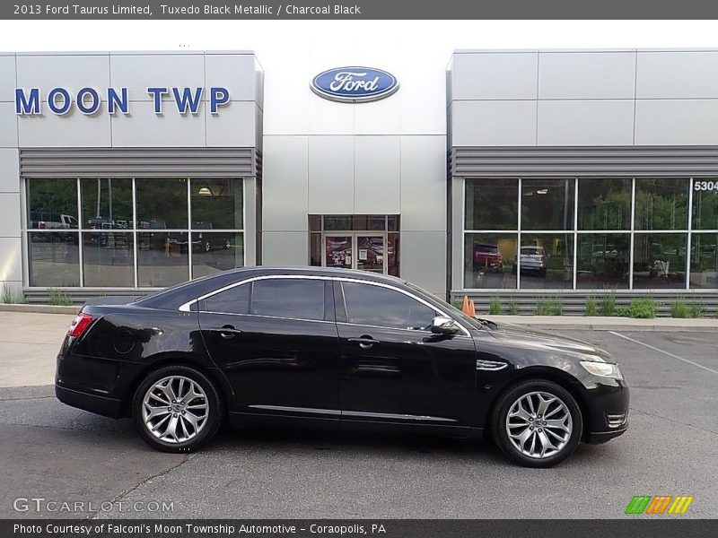 Tuxedo Black Metallic / Charcoal Black 2013 Ford Taurus Limited