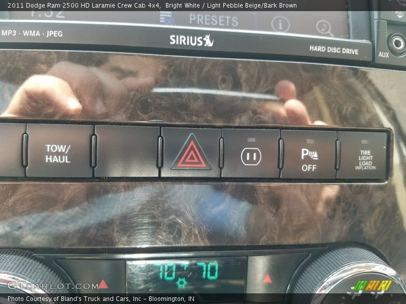 Bright White / Light Pebble Beige/Bark Brown 2011 Dodge Ram 2500 HD Laramie Crew Cab 4x4