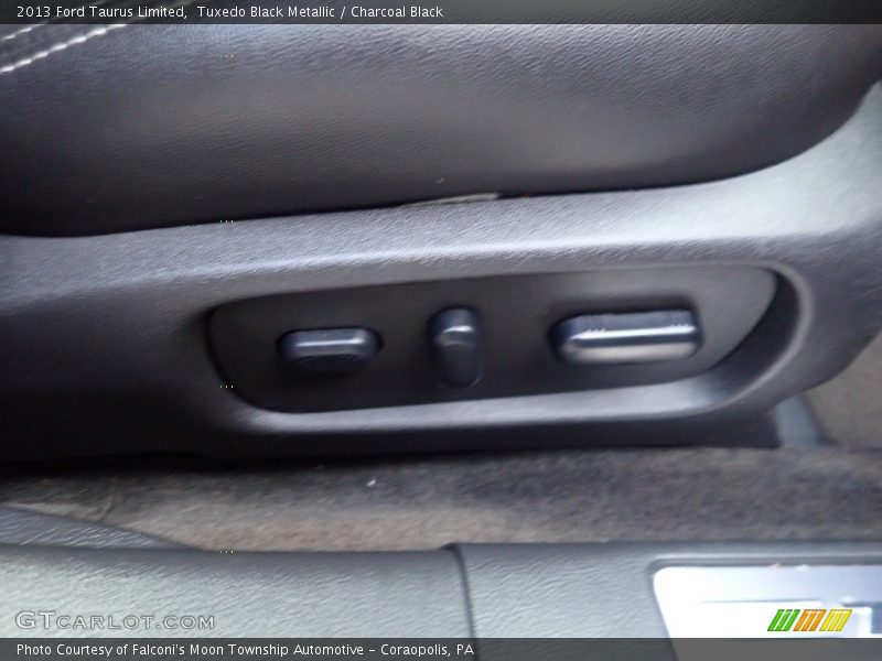 Tuxedo Black Metallic / Charcoal Black 2013 Ford Taurus Limited