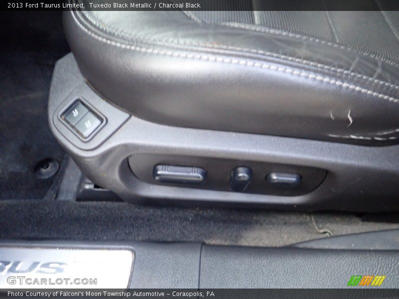 Tuxedo Black Metallic / Charcoal Black 2013 Ford Taurus Limited