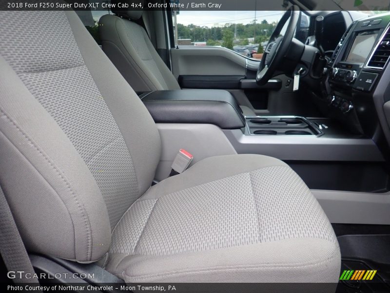 Oxford White / Earth Gray 2018 Ford F250 Super Duty XLT Crew Cab 4x4