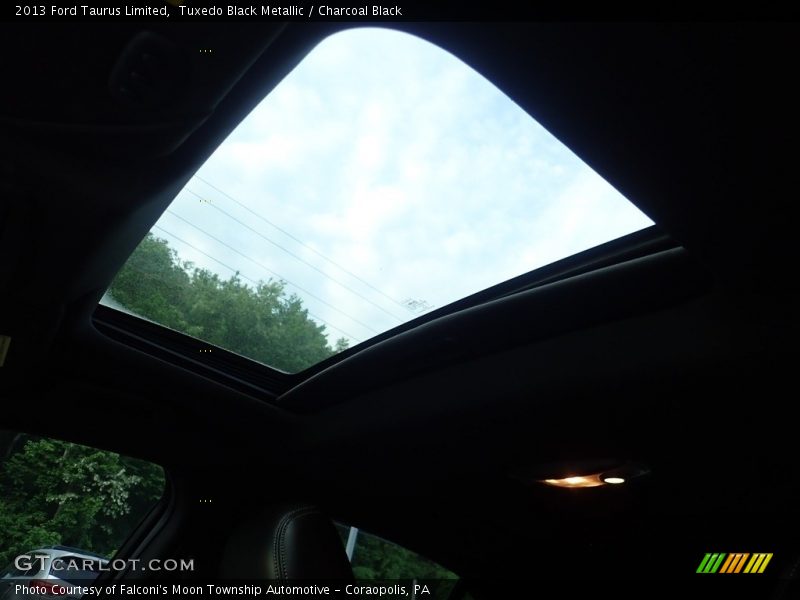 Tuxedo Black Metallic / Charcoal Black 2013 Ford Taurus Limited