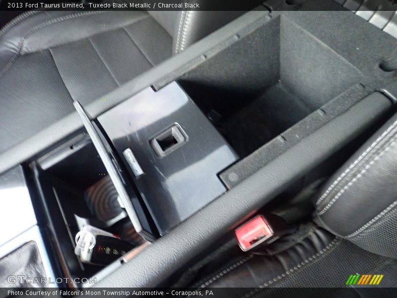 Tuxedo Black Metallic / Charcoal Black 2013 Ford Taurus Limited