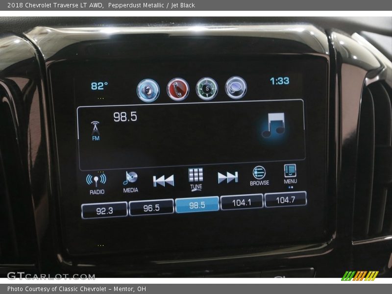 Pepperdust Metallic / Jet Black 2018 Chevrolet Traverse LT AWD
