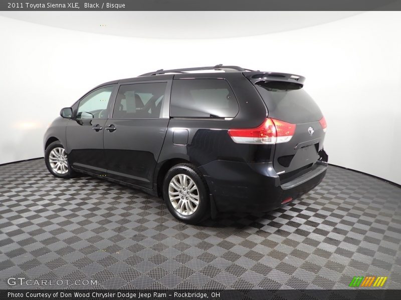 Black / Bisque 2011 Toyota Sienna XLE