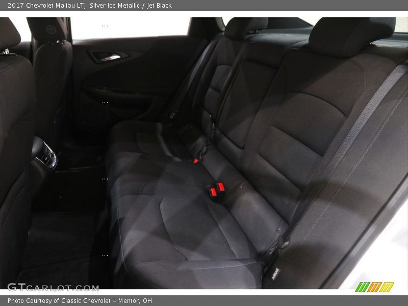 Silver Ice Metallic / Jet Black 2017 Chevrolet Malibu LT